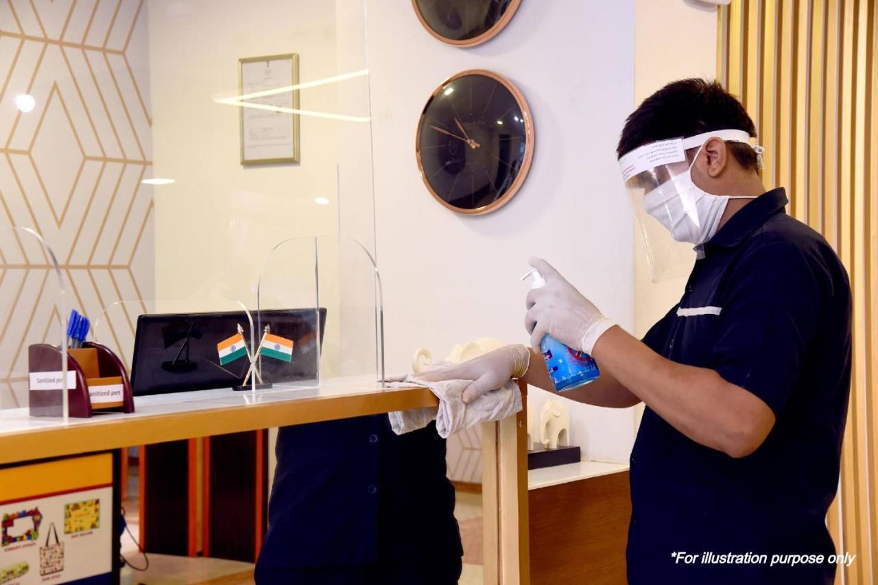 Vaccinated Staff- Oyo Flagship 60526 Five Star Grand Shamshabad Ngoại thất bức ảnh